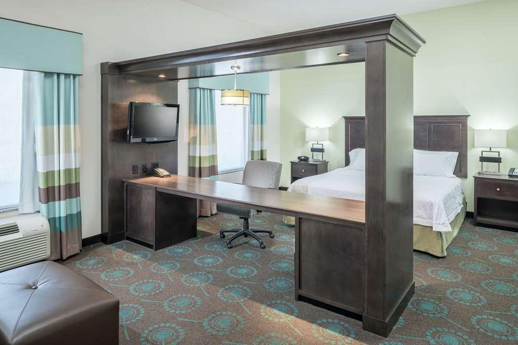 Hampton Inn & Suites Huntsville Research Park Area Номер фото