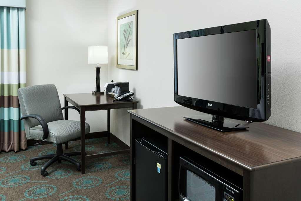 Hampton Inn & Suites Huntsville Research Park Area Номер фото