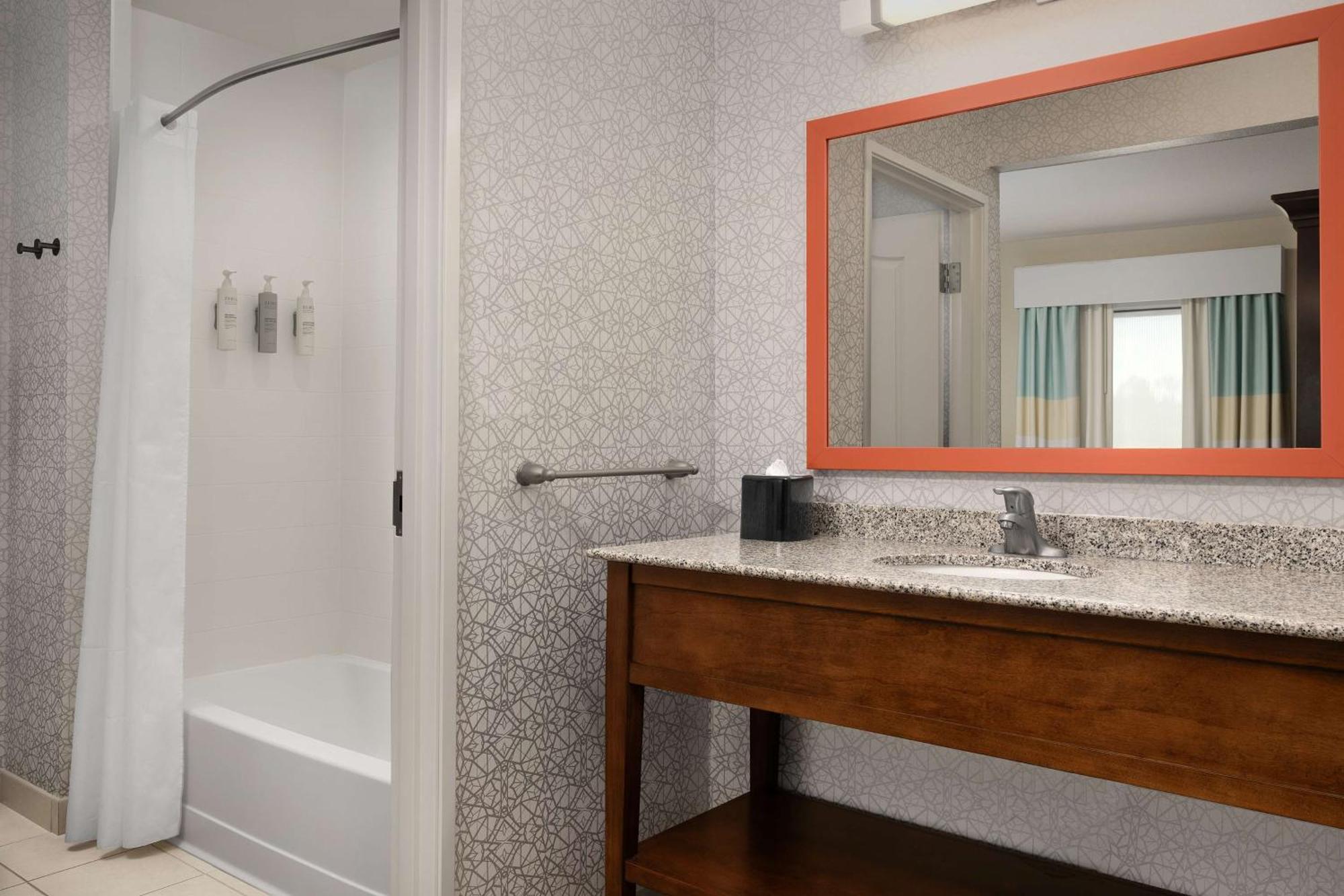 Hampton Inn & Suites Huntsville Research Park Area Экстерьер фото