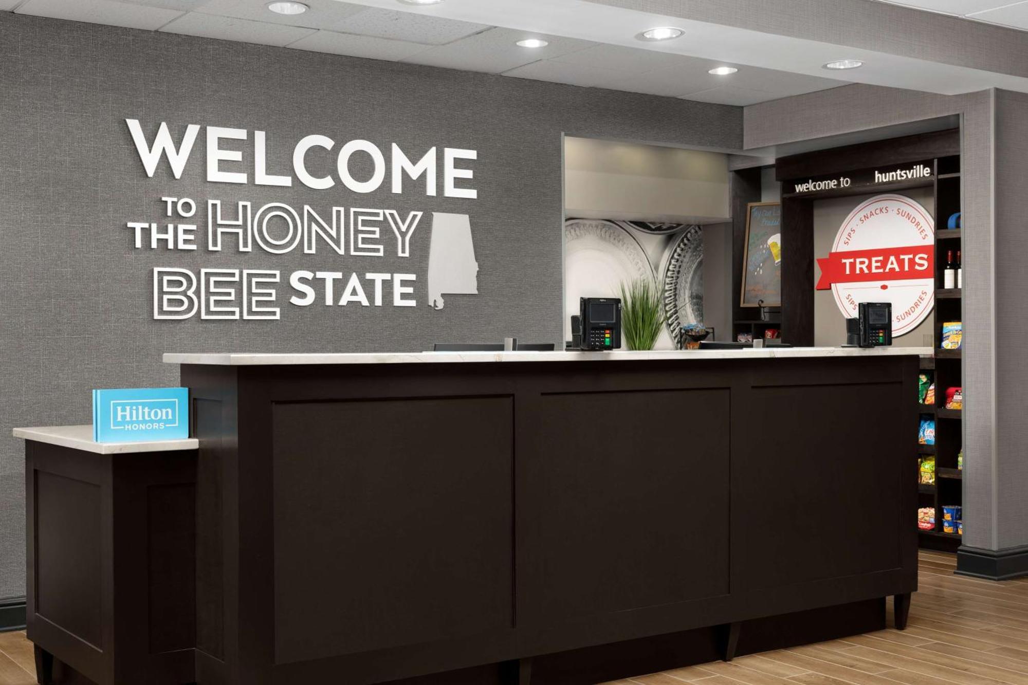 Hampton Inn & Suites Huntsville Research Park Area Экстерьер фото